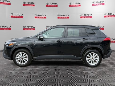 Certified 2024 Toyota Corolla Cross LE image 6