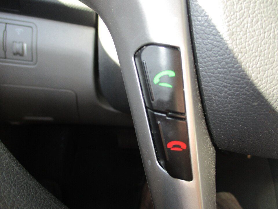 Used 2012 Hyundai Accent GLS w/ Premium Pkg 3 FWD image 32