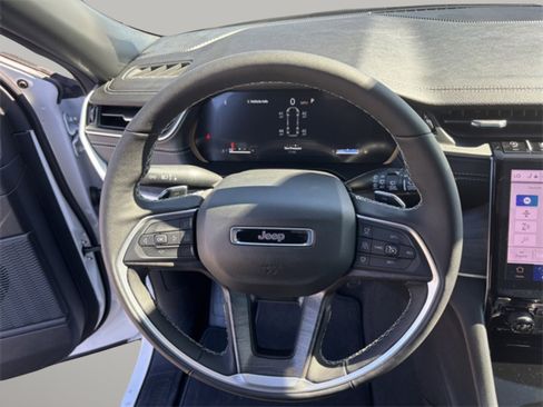 New 2025 Jeep Grand Cherokee L Limited image 11