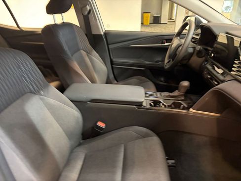 Used 2025 Toyota Camry LE image 35