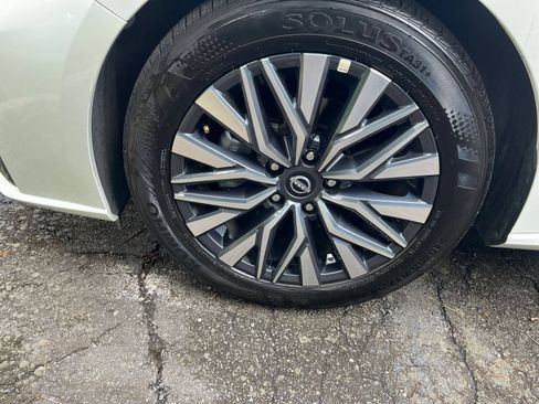 Used 2026 Nissan Altima 2.5 SV FWD image 30