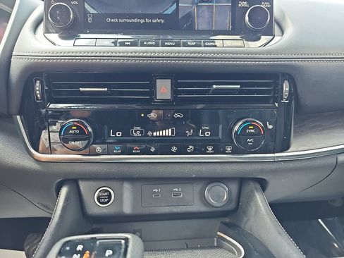 Used 2021 Nissan Rogue Platinum FWD image 24