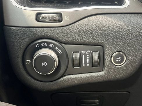 Used 2020 Jeep Cherokee Limited AWD/4WD image 40
