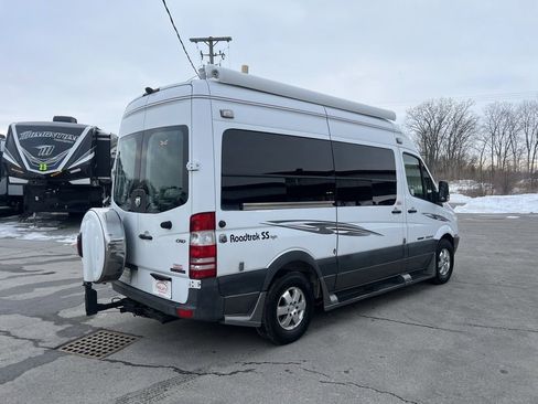 Used 2008 Dodge Sprinter 2500 w/ Trailer Tow Group image 54