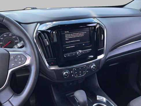 Used 2023 Chevrolet Traverse LT FWD image 6