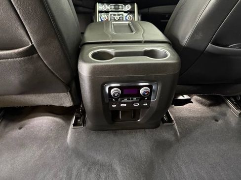 Used 2024 GMC Yukon Denali w/ Advanced Technology Package AWD/4WD image 41