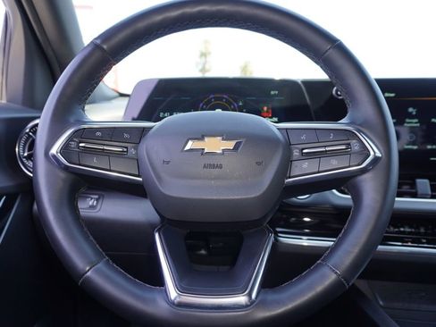 Used 2025 Chevrolet Equinox LT FWD image 19