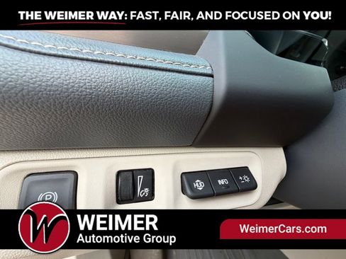 Used 2023 GMC Acadia Denali AWD/4WD image 24