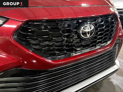 Used 2023 Toyota Highlander XSE image 30