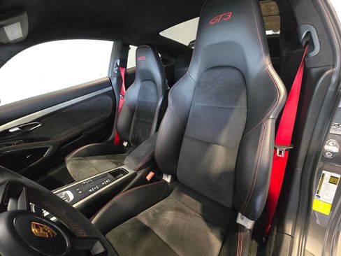 Used 2018 Porsche 911 GT3 RWD image 5