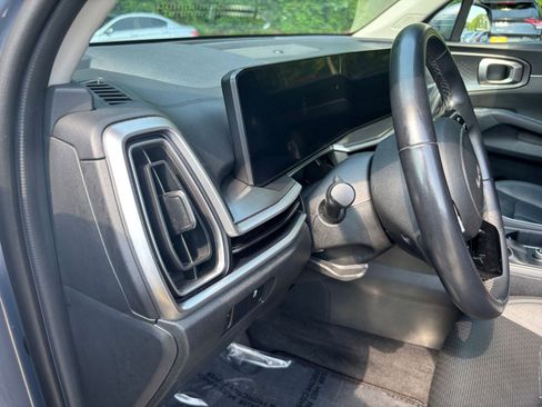 Used 2024 Kia Sorento S FWD image 37