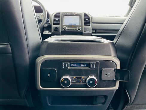 Used 2020 Ford Expedition XLT w/ Equipment Group 202A AWD/4WD image 25