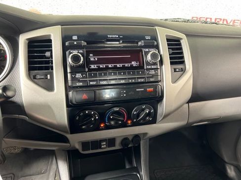 Used 2012 Toyota Tacoma PreRunner w/ SR5 Pkg image 18