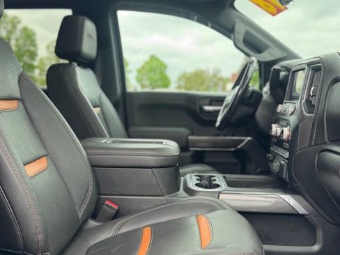 Used 2019 GMC Sierra 1500 AT4 w/ Technology Package AWD/4WD image 4