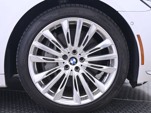Used 2018 BMW 750i xDrive AWD/4WD image 14