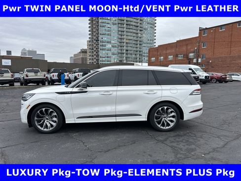 Used 2023 Lincoln Aviator Grand Touring w/ Equipment Group 301A image 2