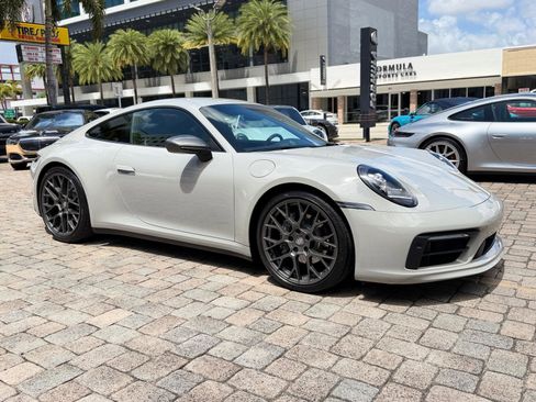 Used 2024 Porsche 911 Carrera T image 6