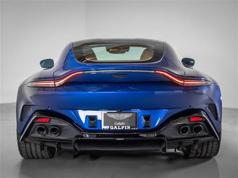 Used 2025 Aston Martin V8 Vantage Coupe image 8