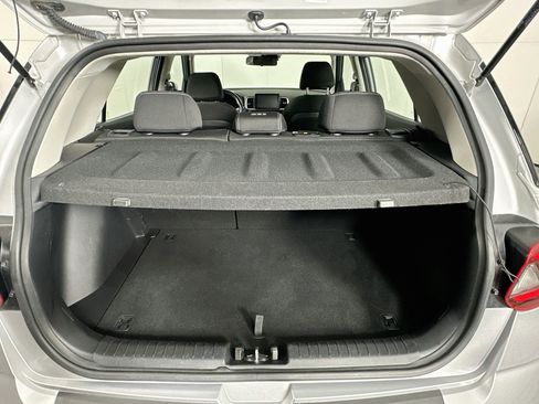 Used 2025 Hyundai Venue SEL FWD image 28