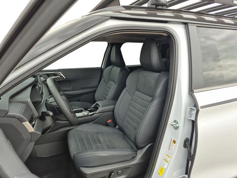 New 2026 Mitsubishi Outlander AWD image 16