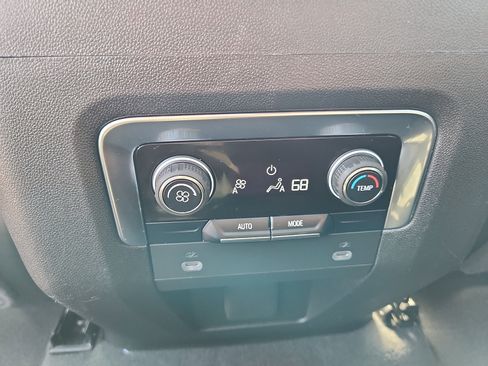Used 2023 Chevrolet Tahoe Z71 AWD/4WD image 12