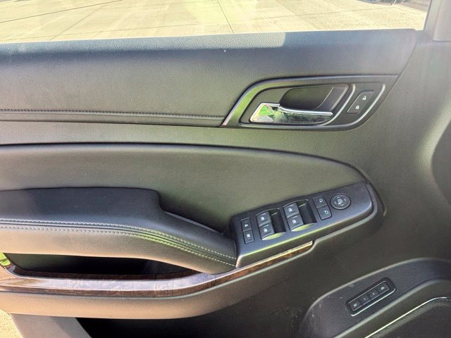 Used 2020 Chevrolet Suburban LT AWD/4WD image 17