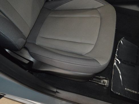 Used 2025 Subaru Crosstrek 2.0i Premium image 9