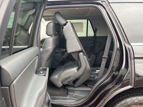 New 2025 Ford Expedition Active image 52