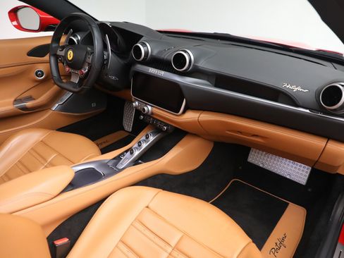 Used 2019 Ferrari Portofino RWD image 13