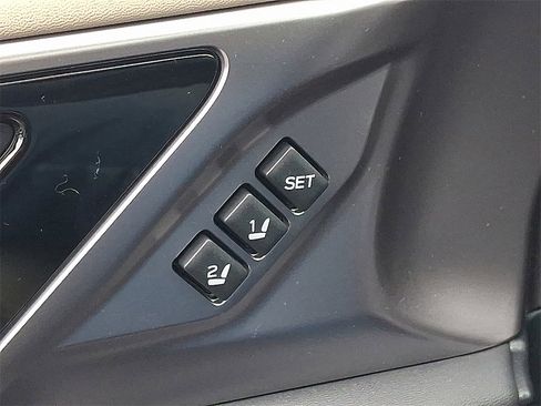 Certified 2025 Subaru Outback Limited image 28