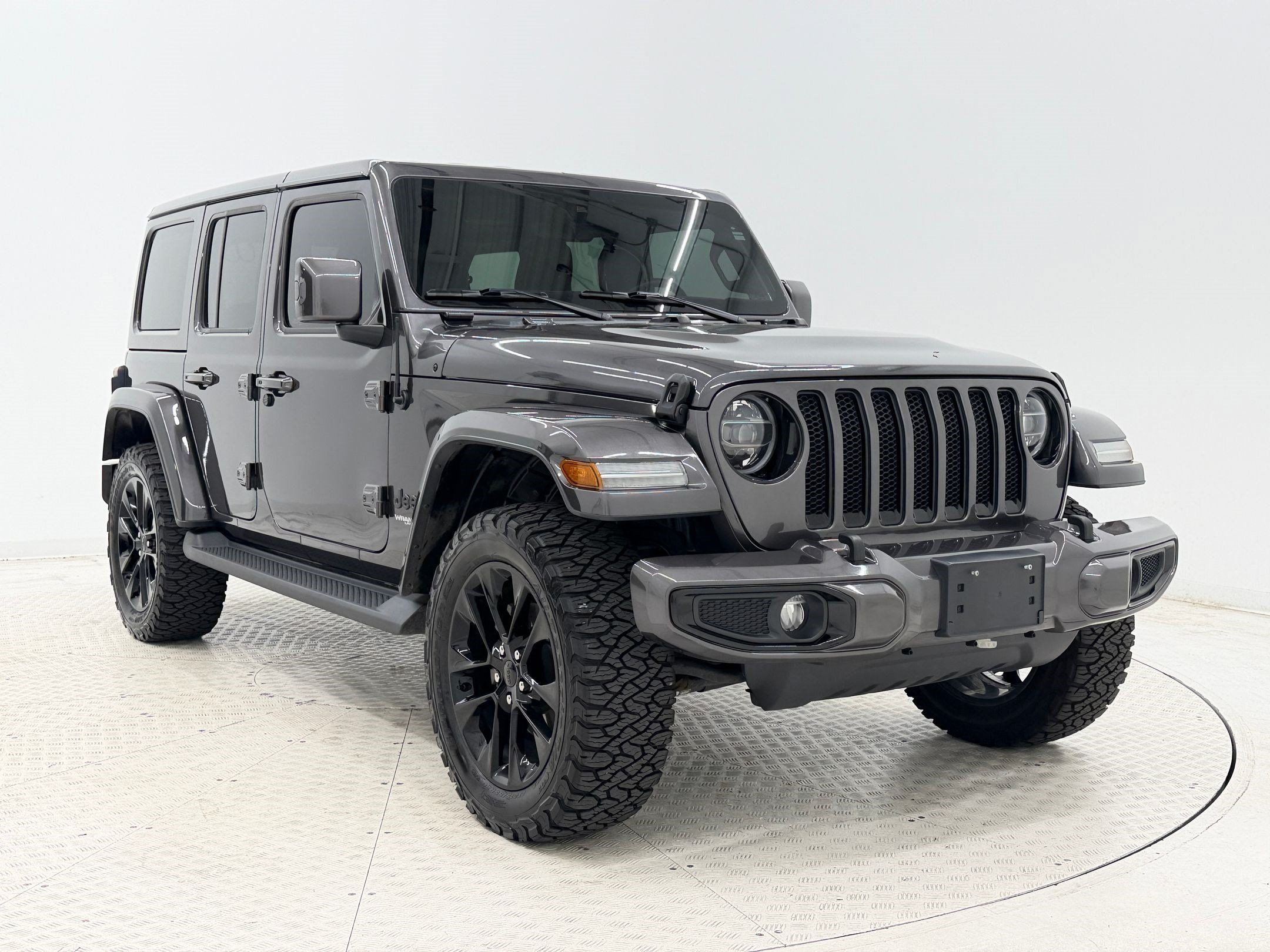 Used 2021 Jeep Wrangler Unlimited Sahara AWD/4WD image 7