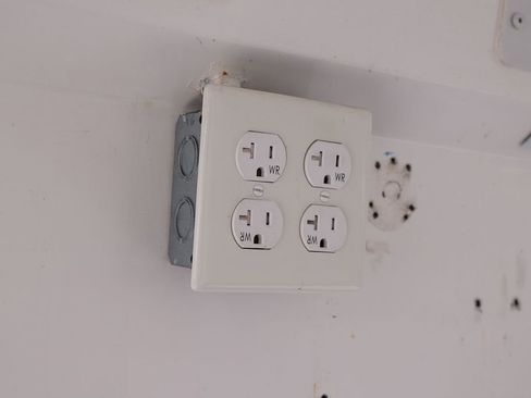 Used 2022 Mercedes-Benz Sprinter 4500 image 29