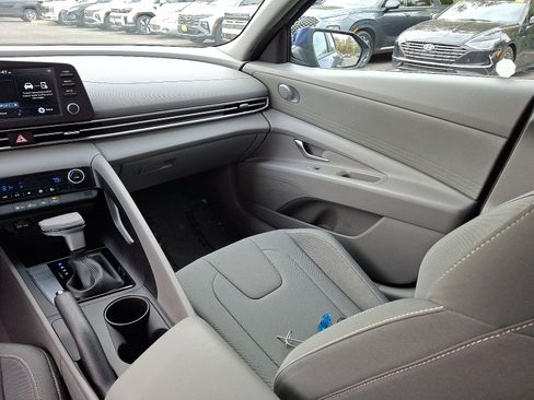 Certified 2023 Hyundai Elantra SEL image 16