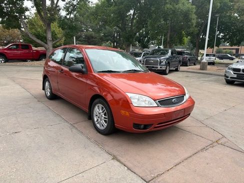 Used 2005 Ford Focus ZX3 Hatchback FWD image 7