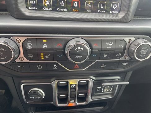 Used 2022 Jeep Wrangler Unlimited Sahara image 27