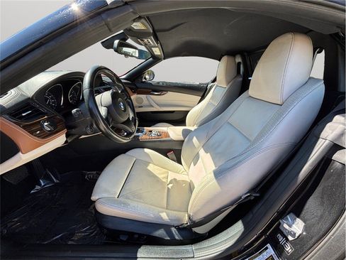 Used 2015 BMW Z4 sDrive35i image 2
