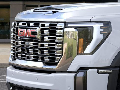 New 2026 GMC Sierra 3500 Denali AWD/4WD image 15