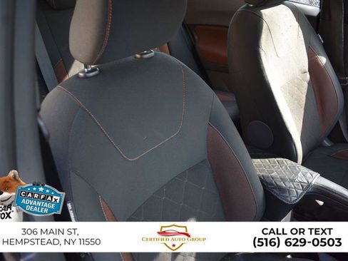 Used 2020 Nissan Kicks SR image 24