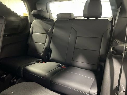 Used 2026 Chevrolet Traverse LT AWD/4WD image 16