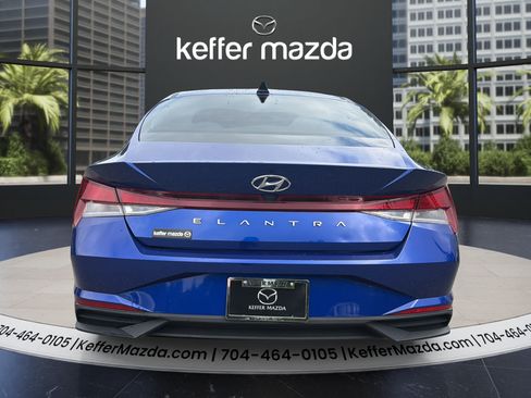 Used 2023 Hyundai Elantra SEL w/ Convenience Package FWD image 6