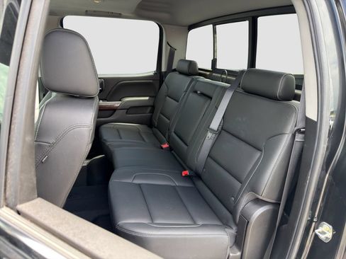Used 2019 GMC Sierra 2500 SLT w/ Duramax Plus Package AWD/4WD image 30