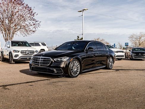 Used 2023 Mercedes-Benz S 580 4MATIC Sedan image 3