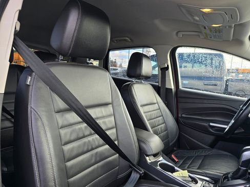 Used 2015 Ford Escape Titanium image 10