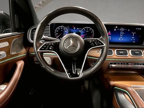 Used 2024 Mercedes-Benz GLS 450 4MATIC image 8