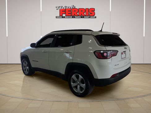 Used 2019 Jeep Compass Latitude w/ Cold Weather Group AWD/4WD image 3