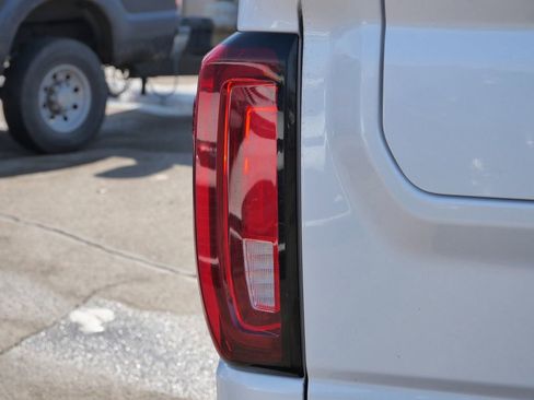 Used 2022 GMC Sierra 3500 Denali image 9