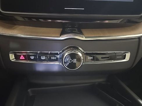 New 2026 Volvo XC60 T8 Plus w/ Protection Package Premier image 16