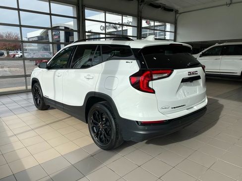 Used 2022 GMC Terrain SLT w/ Tech Package image 5
