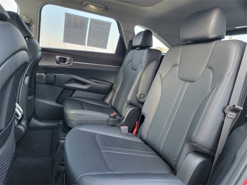 Used 2023 Kia Sorento EX w/ Panoramic Sunroof Package image 21