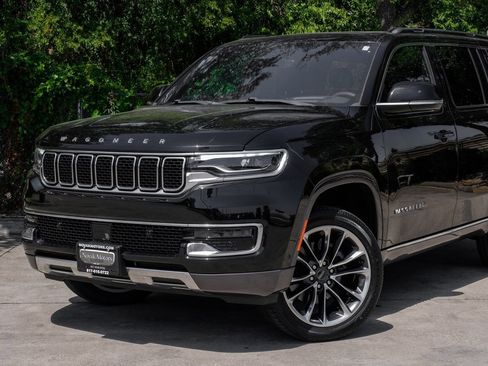 Used 2022 Jeep Wagoneer Series III w/ Premium Group I image 13